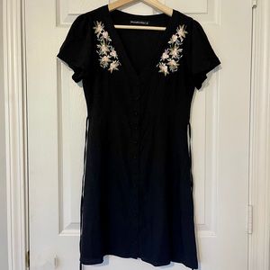 Abercrombie & Fitch Dress with Puffy Sleeves V Neck Size Small Black with flower
